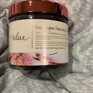 Manna Kadar Champagne Body Scrub